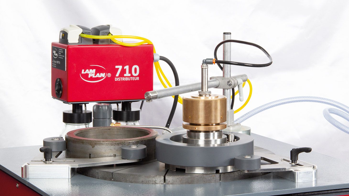 PE128 avec machine M.M.9400 lithopréparation